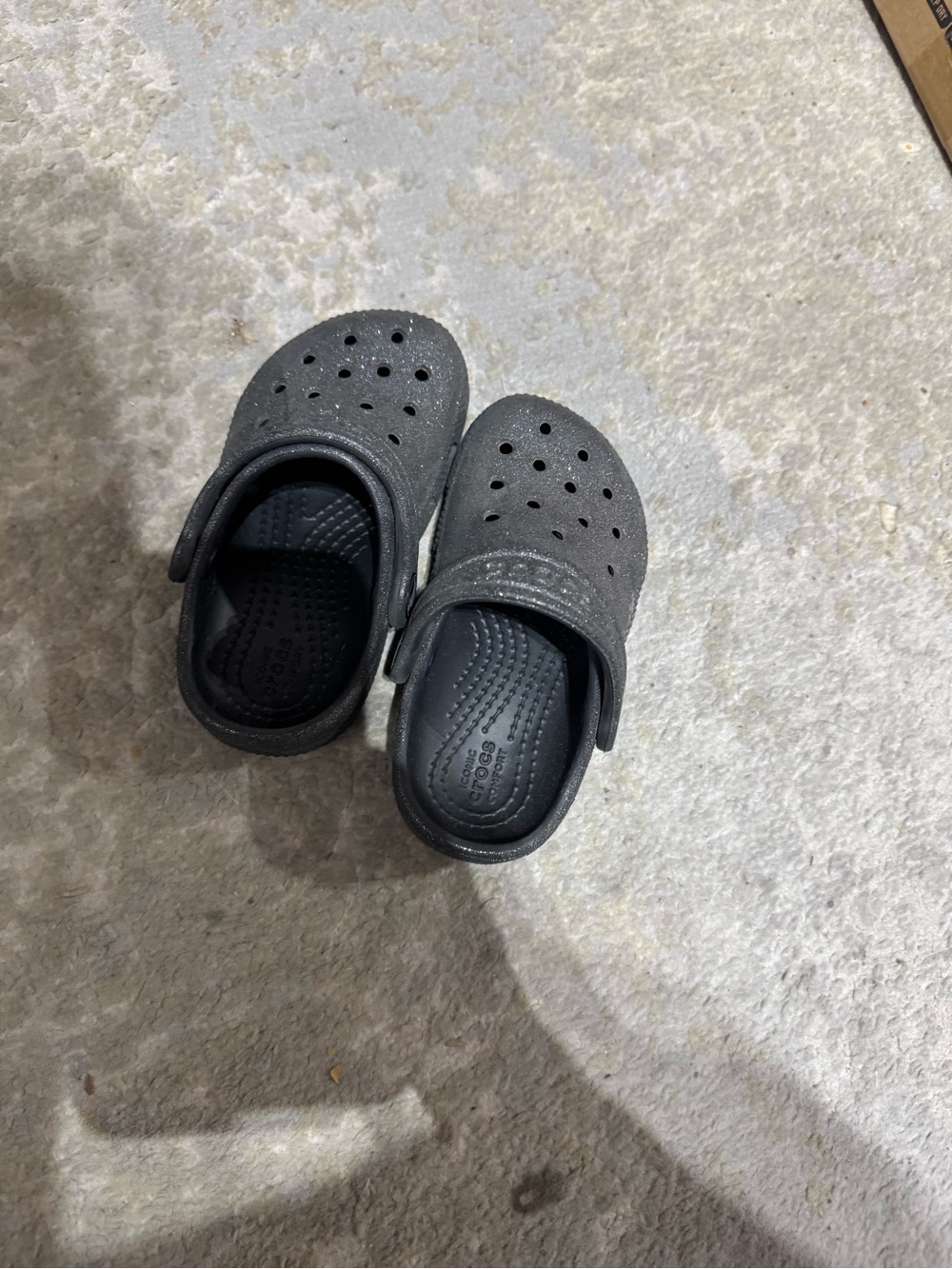 CROCS Kids Glitter Black Classic Clog with Strap